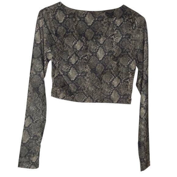 Good American Asymmetrical Neck Mesh Sleeve Snakeskin Crop Top NEW Women's Large - Picture 5 of 10